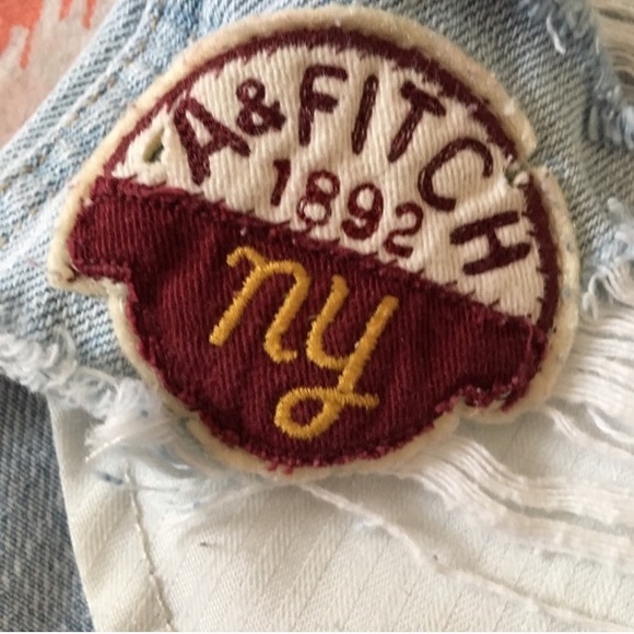 A&F HIGH RISE FESTIVAL SHORTS - Picture 4 of 4